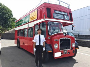 富田社長＋ロンドンバス　明るさ・ﾅﾝﾊﾞｰ